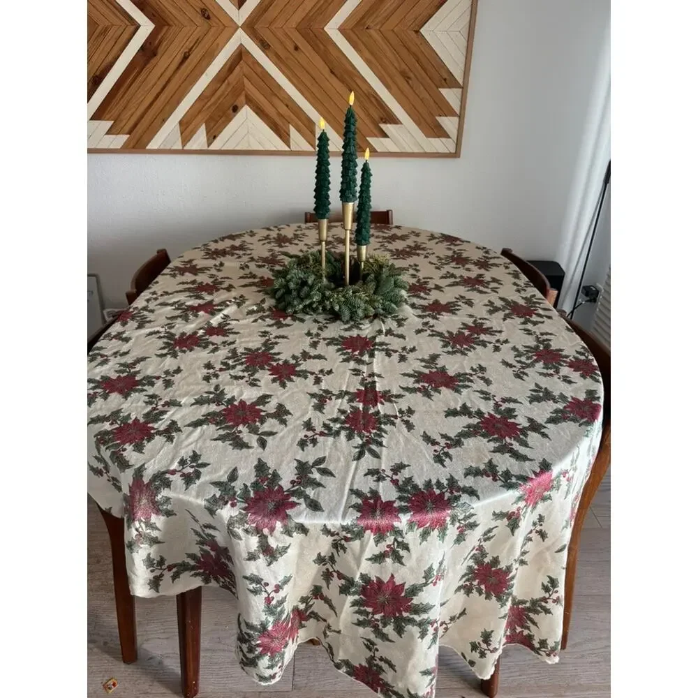 Vintage Christmas Tablecloth w/ Poinsettia & Holly Design 🌲